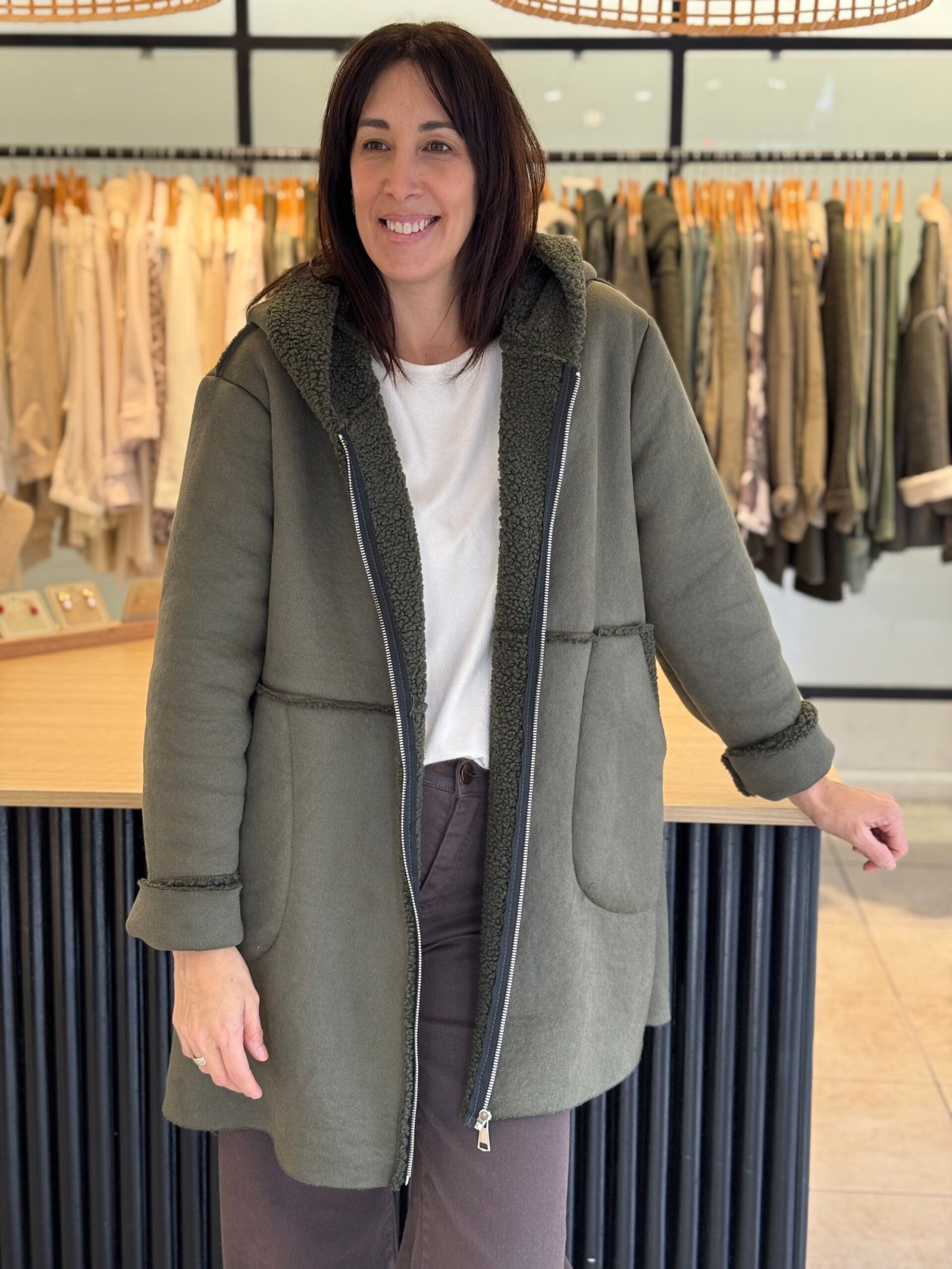 Abrigo Dior en gamuza verde